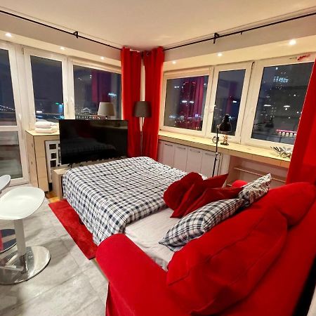 Love Metro Wifi 300Mbs 65'Tv Netflix Hbo Appletv+ Βαρσοβία Εξωτερικό φωτογραφία
