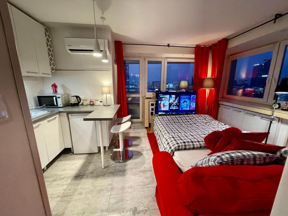 Love Metro Wifi 300Mbs 65'Tv Netflix Hbo Appletv+ Βαρσοβία Εξωτερικό φωτογραφία
